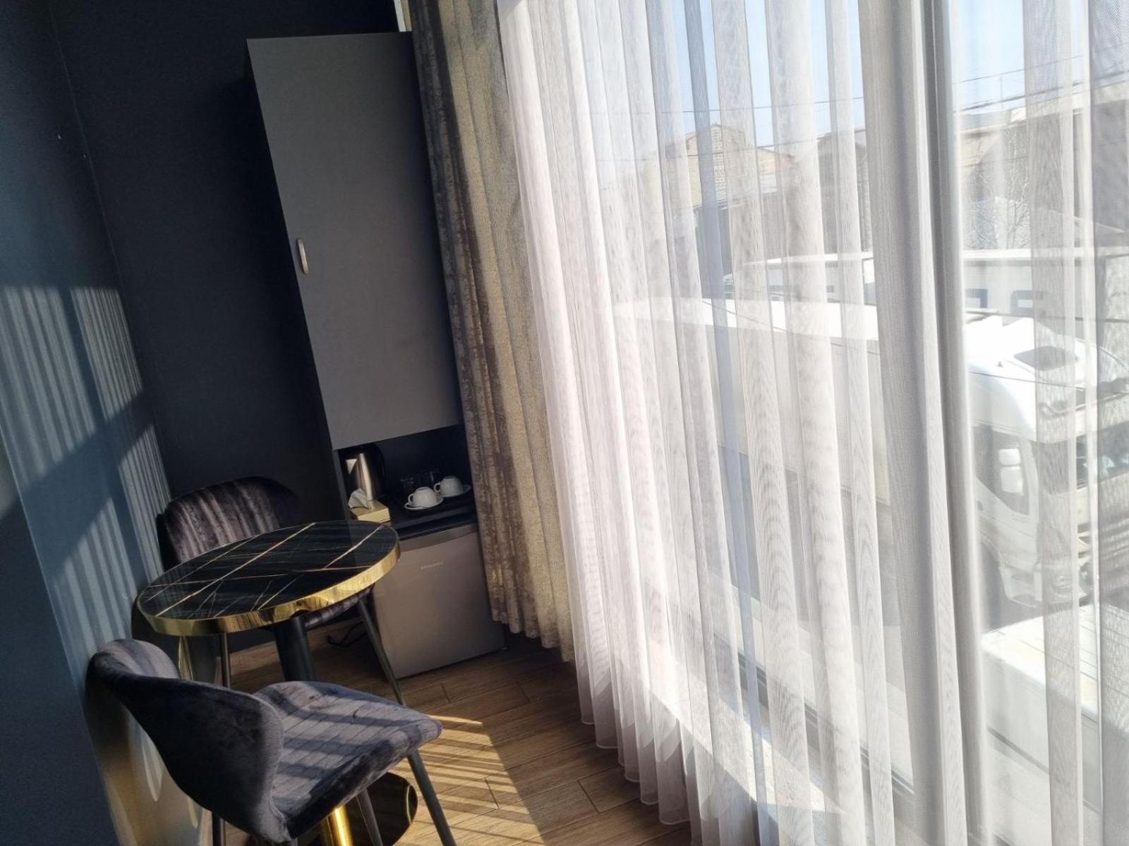 Days Hotel Jerevan Exteriör bild