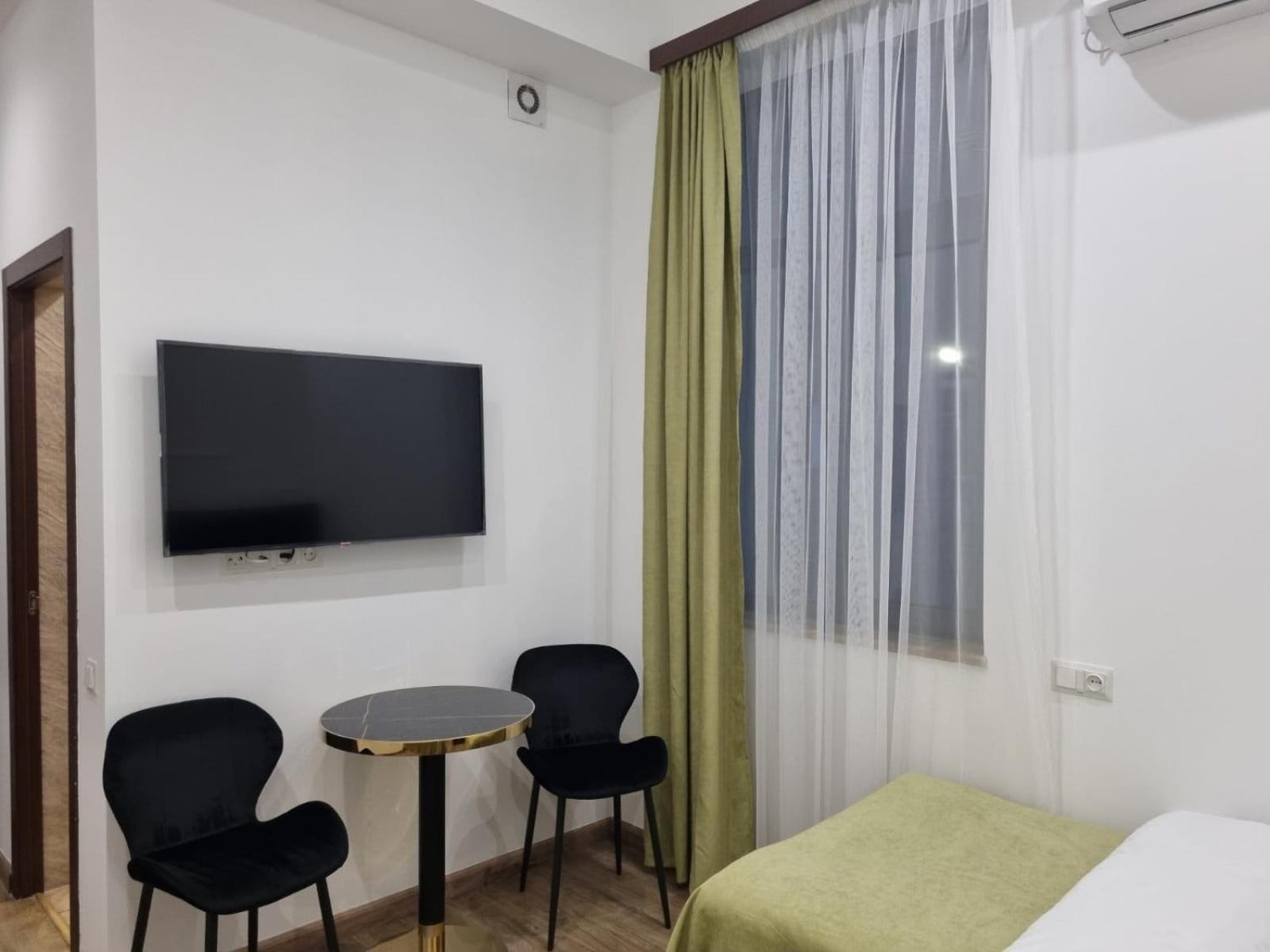 Days Hotel Jerevan Exteriör bild